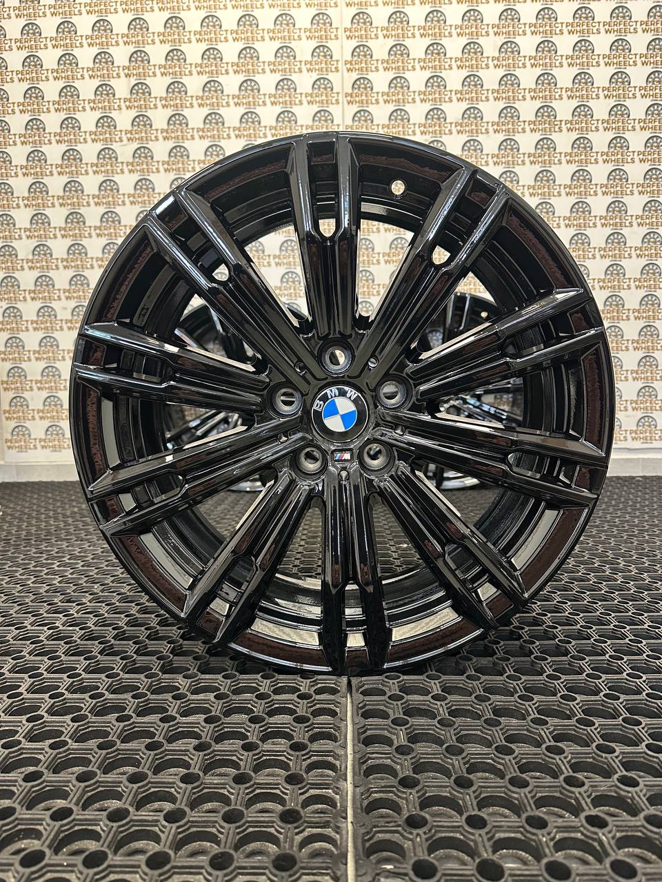 Оригінальні диски BMW 3 Series G20 790M 18