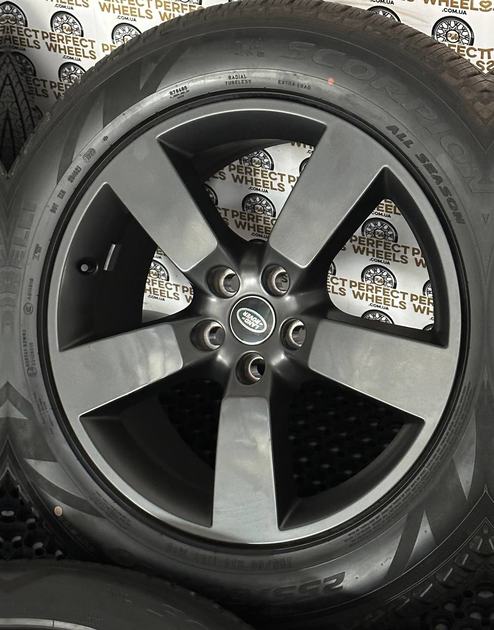 Колеса диски Land Rover Discovery 20 Pirelli Scorpion All Season 255/60/20 - Зображення 6