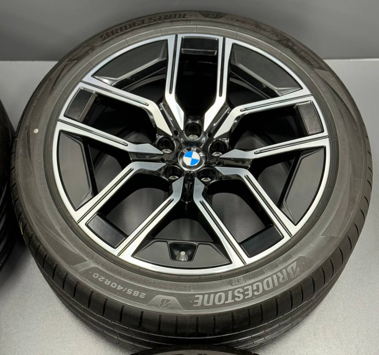 Комплект оригінальних літніх коліс BMW 7 і7 G70 5 G60 7 G11 G12 5 G30 20" - Зображення 6