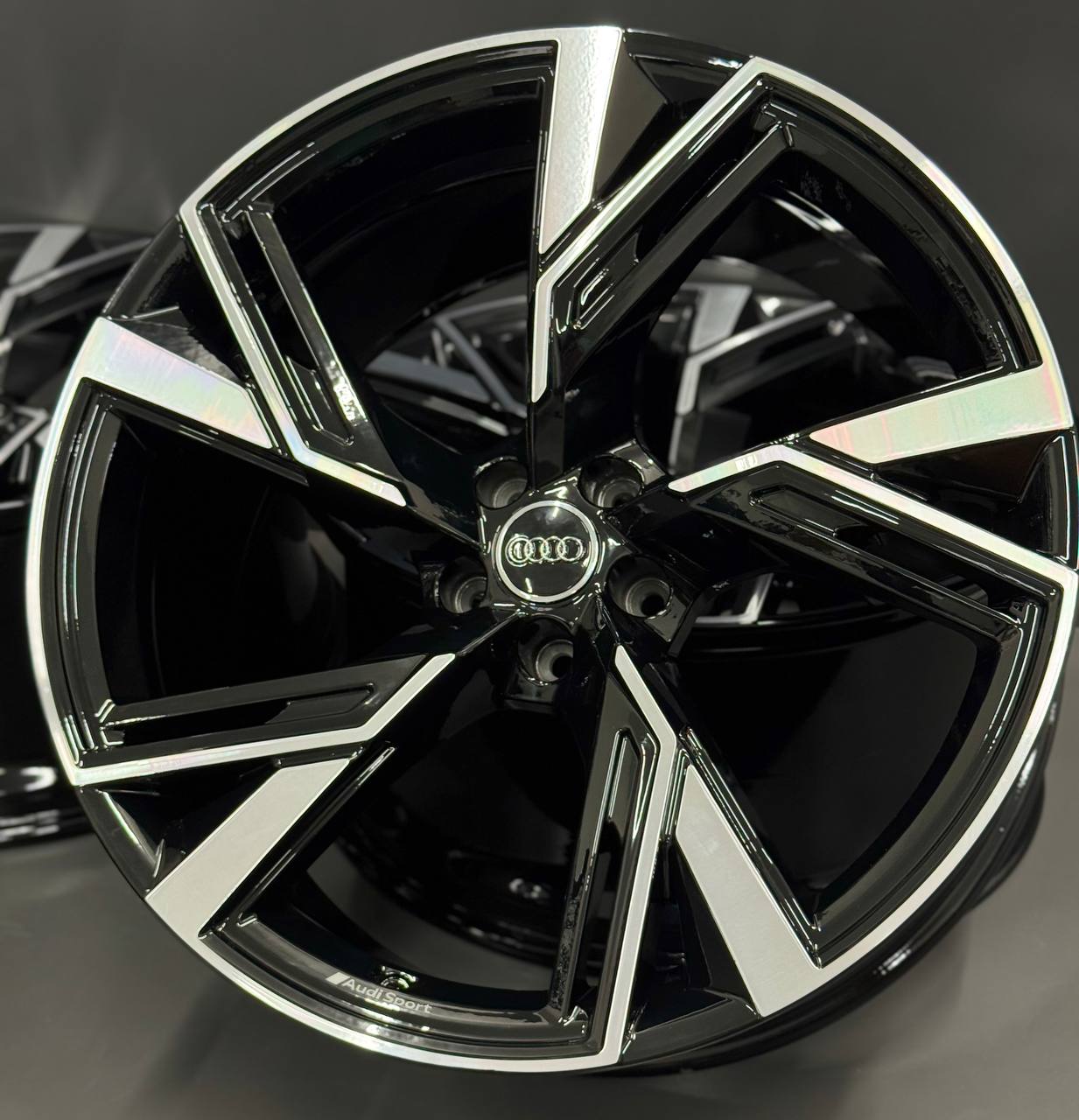 Оригінальні диски Audi RS6, Q8, SQ8, RSQ8 22"