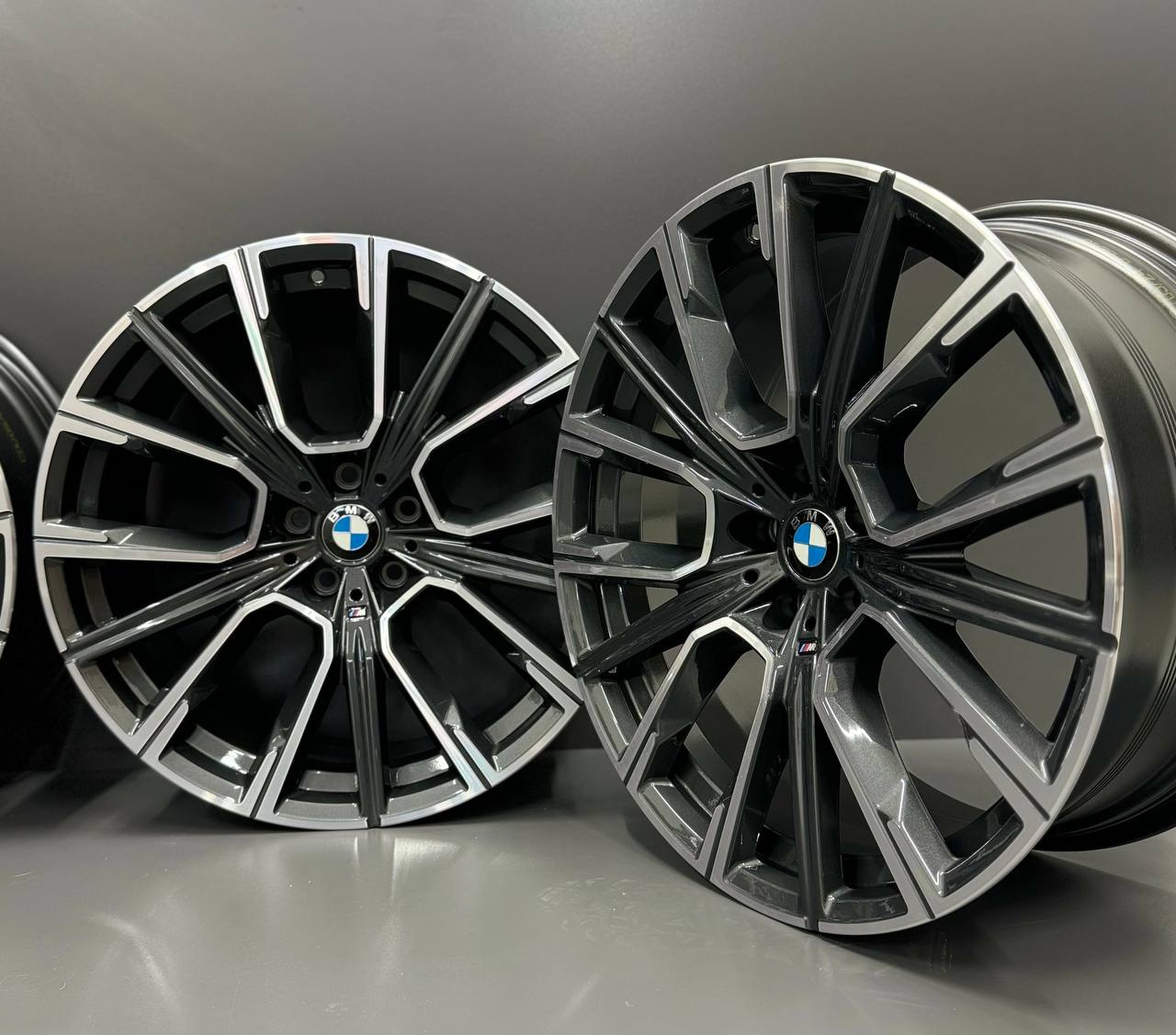Диски оригінальні нові BMW 7 G11 6GT G32 817M 20"