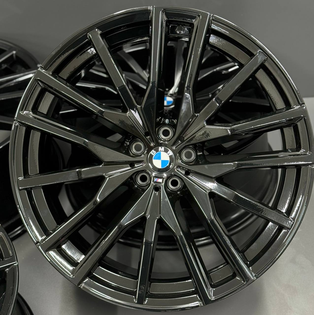 Комплект нових оригінальних дисків BMW X5 X6 G05 G06 742M 22" - Зображення 3