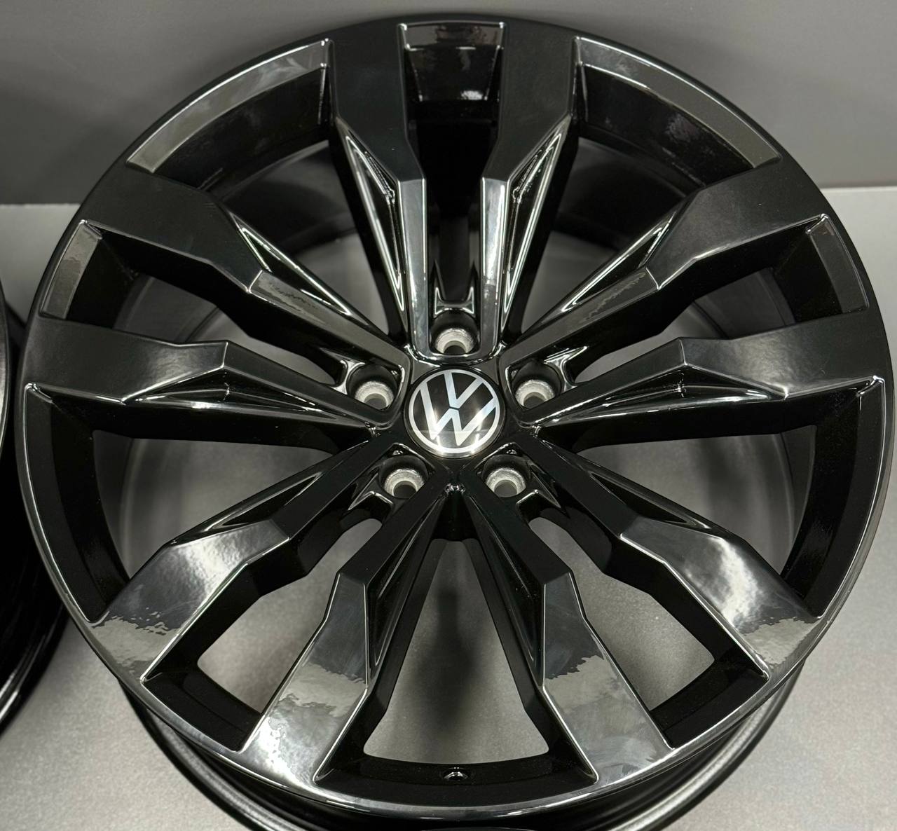 Оригінальні диски VW Tiguan R Line Suzuka 20" - Зображення 5
