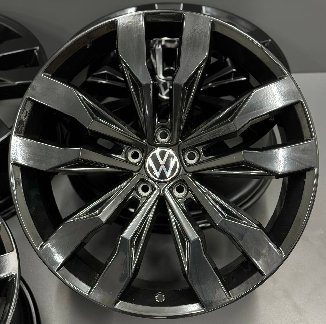Оригінальні диски VW Tiguan R Line Suzuka 20" - Зображення 6