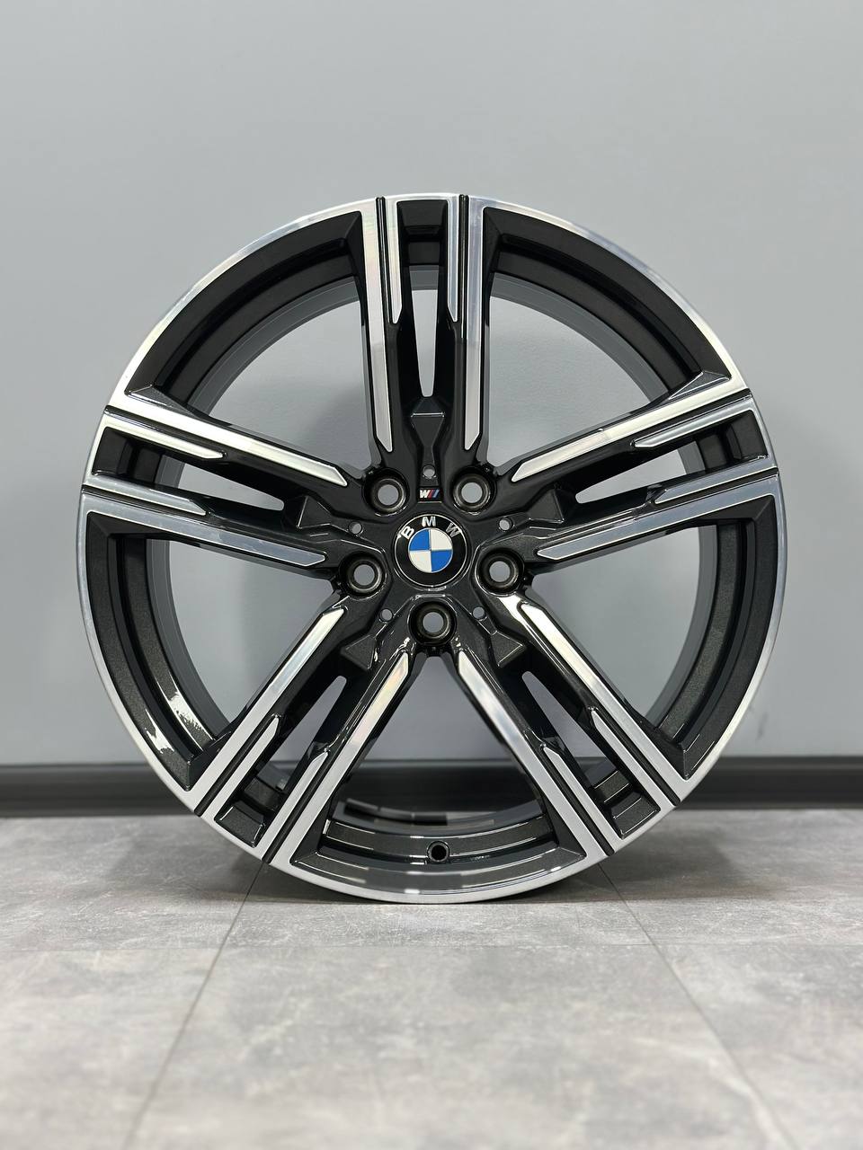 Оригінальні диски комплект для BMW 8 Series G15, G16 5 Series Style 727M 19"