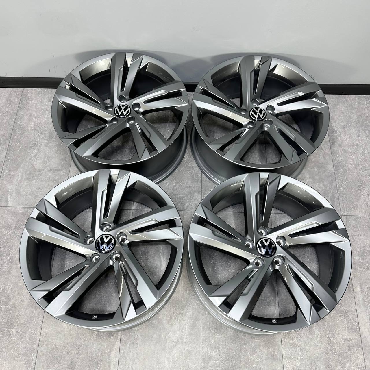 Нові оригінальні диски комплект для Volkswagen Tiguan R-Line Valencia 19" - Зображення 2