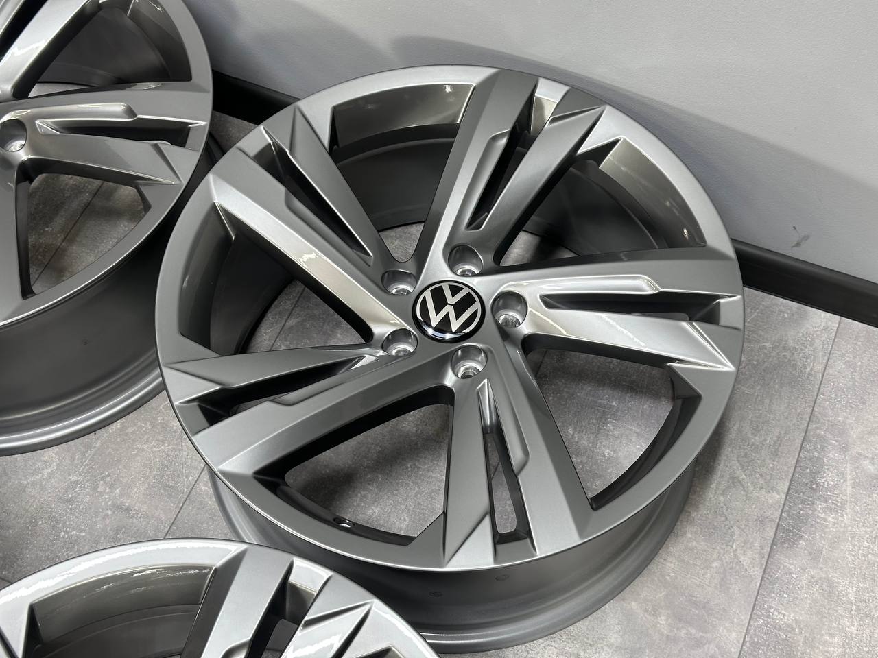 Нові оригінальні диски комплект для Volkswagen Tiguan R-Line Valencia 19" - Зображення 3