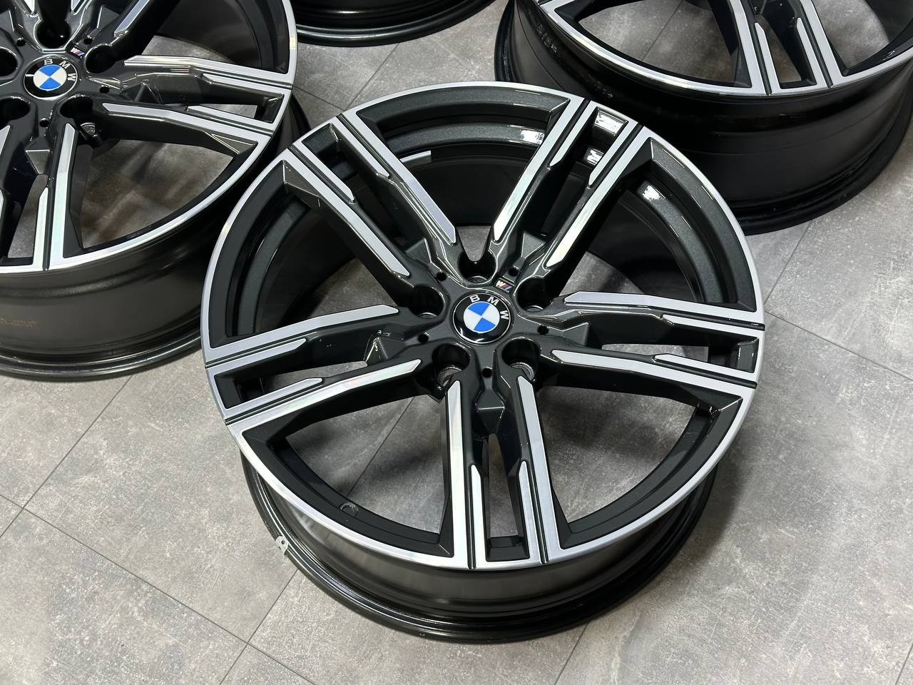 Оригінальні диски комплект для BMW 8 Series G15, G16 5 Series Style 727M 19" - Зображення 4
