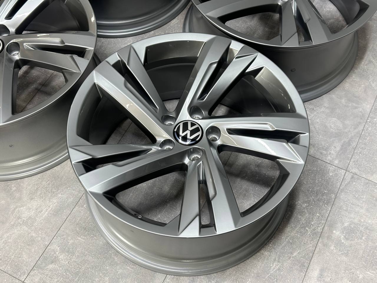 Нові оригінальні диски комплект для Volkswagen Tiguan R-Line Valencia 19" - Зображення 4