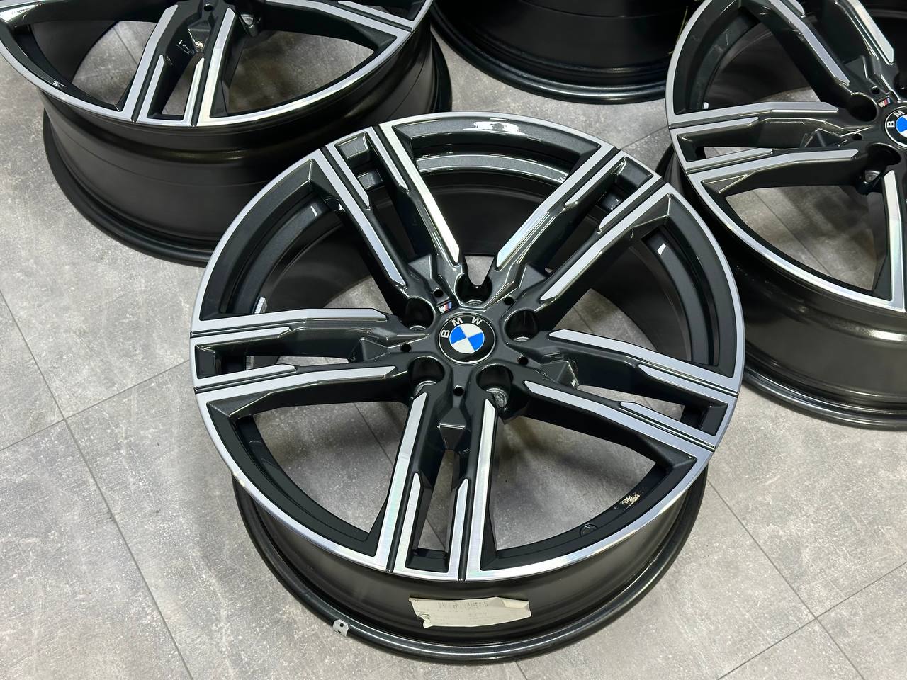 Оригінальні диски комплект для BMW 8 Series G15, G16 5 Series Style 727M 19" - Зображення 5
