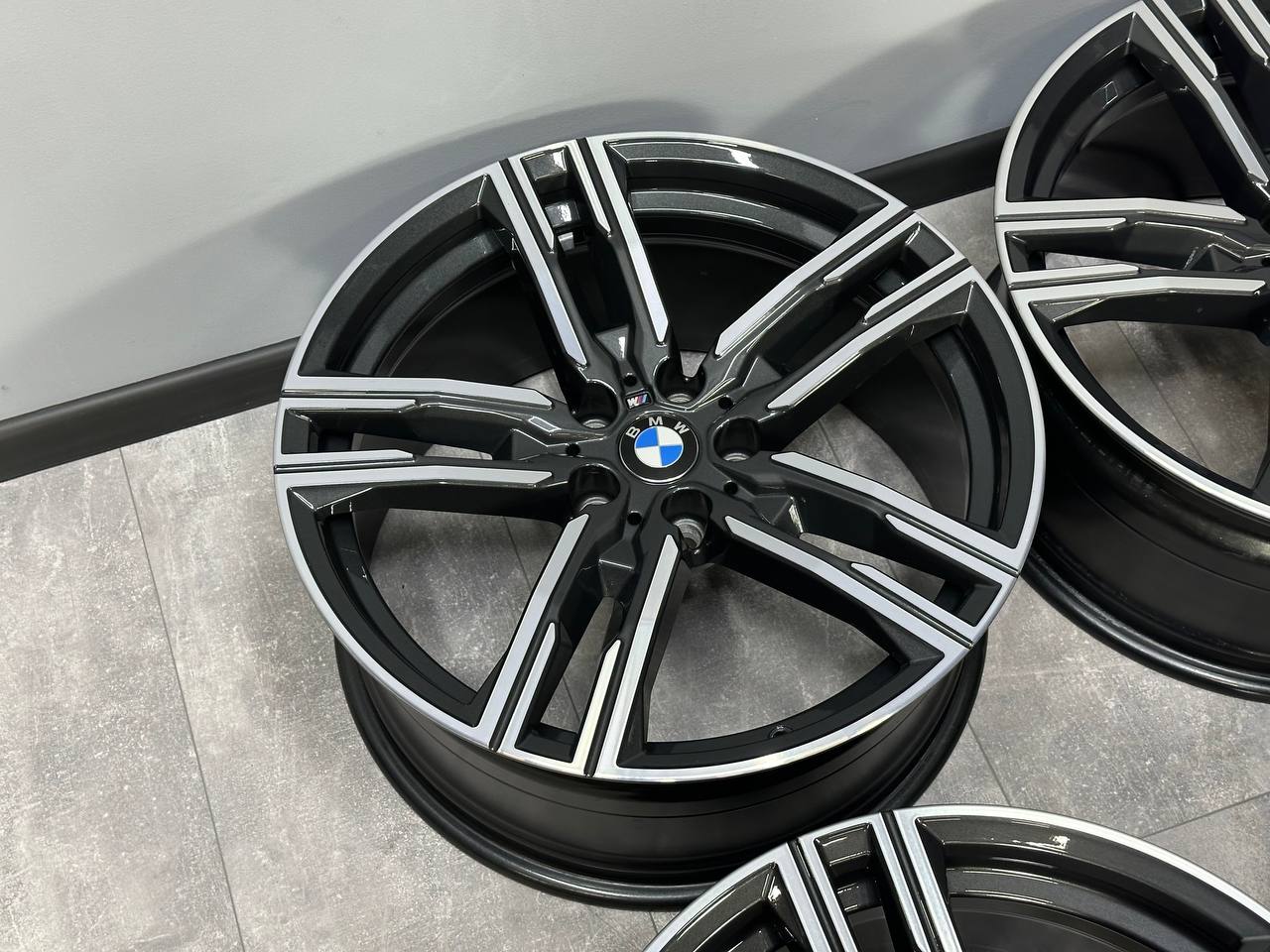 Оригінальні диски комплект для BMW 8 Series G15, G16 5 Series Style 727M 19" - Зображення 6