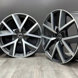 Оригінальний комплект нових дисків для VW Touareg Braga 20"