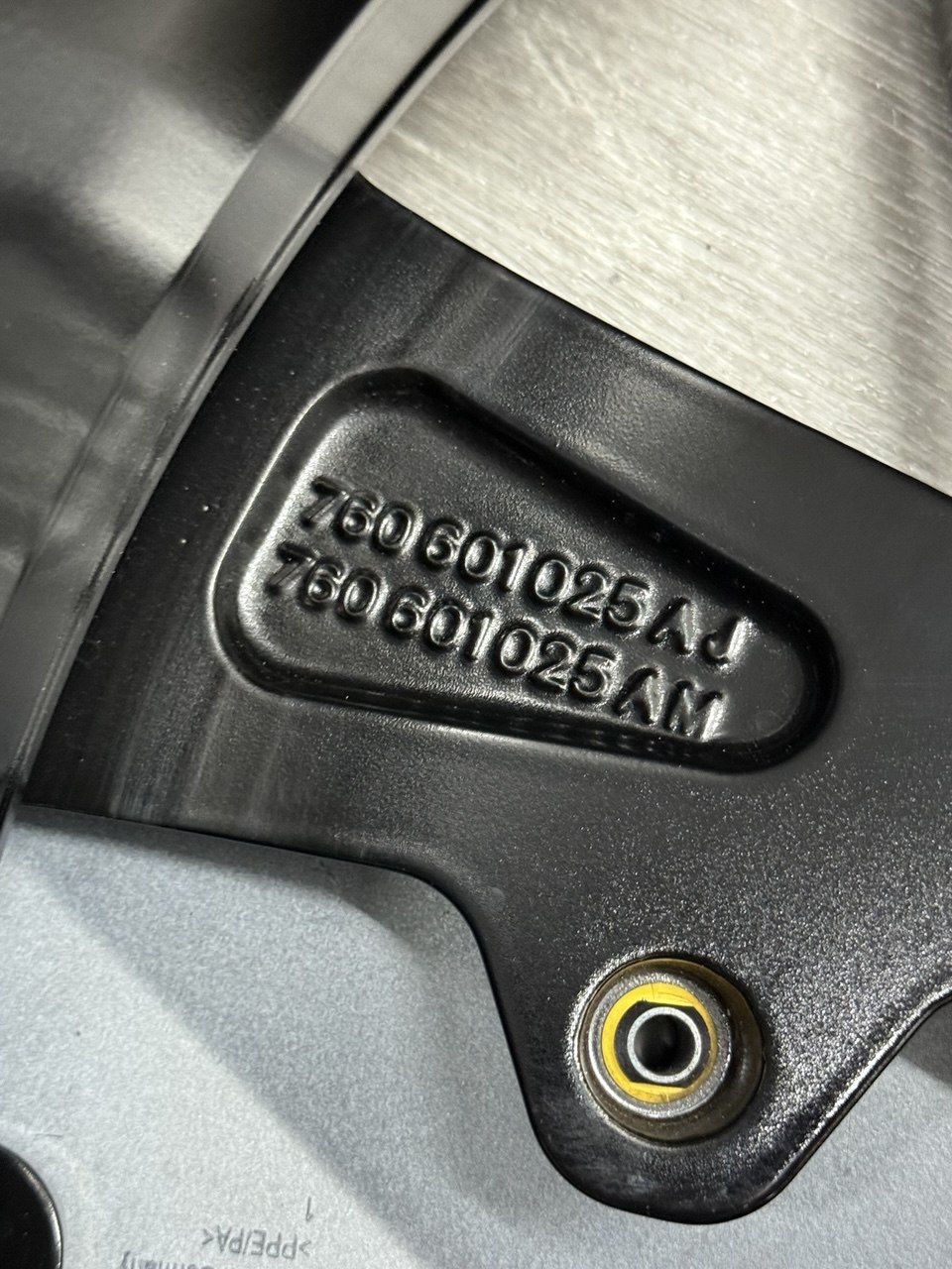 Колеса літні диски для VW Touareg R21 R Line LEEDS 285/40/21 - Зображення 9