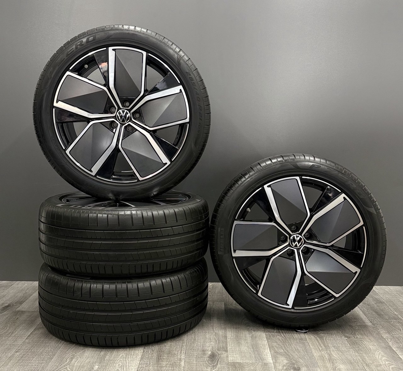 Колеса літні диски для VW Touareg R21 R Line LEEDS 285/40/21