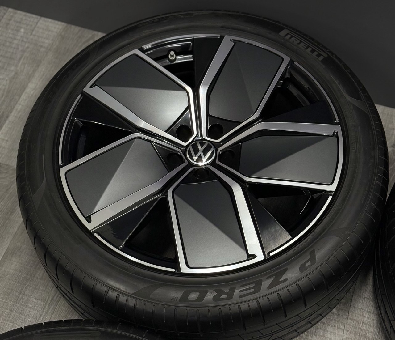 Колеса літні диски для VW Touareg R21 R Line LEEDS 285/40/21 - Зображення 14