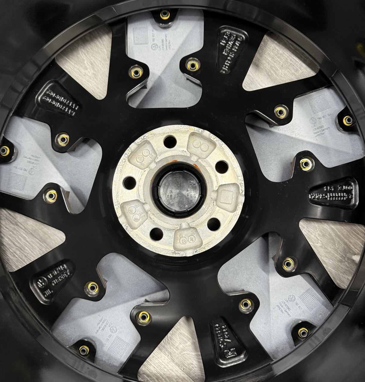 Колеса літні диски для VW Touareg R21 R Line LEEDS 285/40/21 - Зображення 12