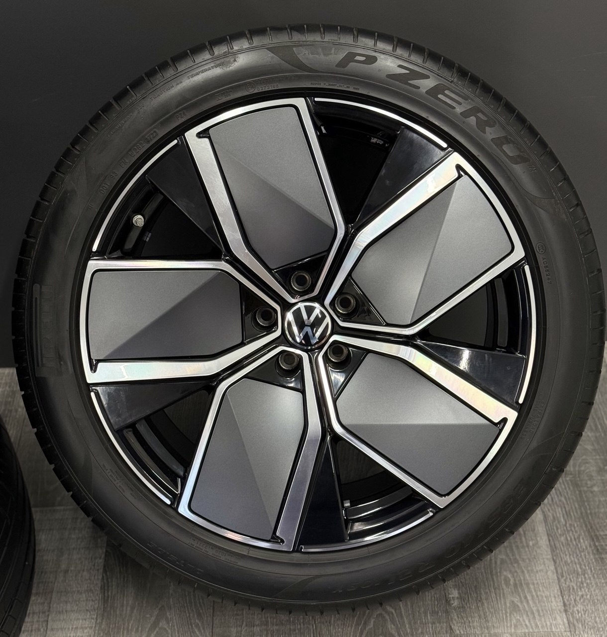 Колеса літні диски для VW Touareg R21 R Line LEEDS 285/40/21 - Зображення 6