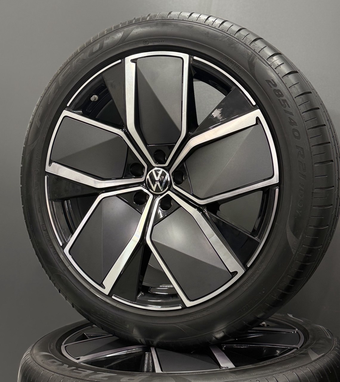 Колеса літні диски для VW Touareg R21 R Line LEEDS 285/40/21 - Зображення 3